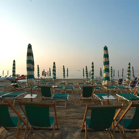 Tirreno شقة فندقية