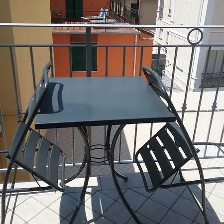 Tirreno شقة فندقية *
